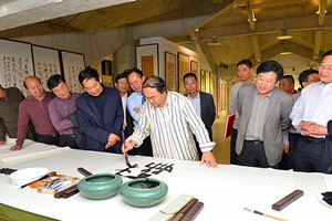 照片 10679_副本——蒯憲寫字_副本——網上使用.jpg